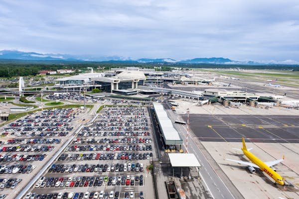 Le guide complet du parking à l'aéroport de charleroi : tout savoir
